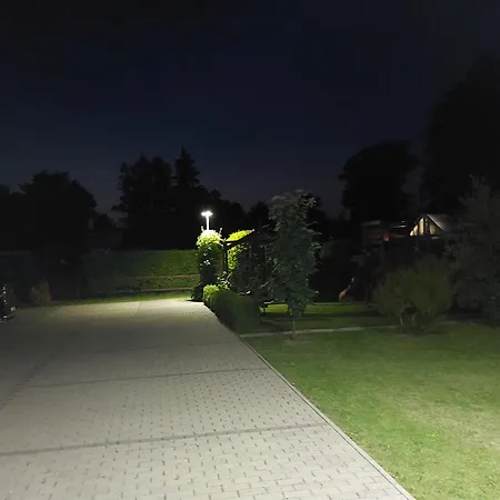 Dom Rozany Caloroczny Ogrzewany Na Wiejskiej 5 *