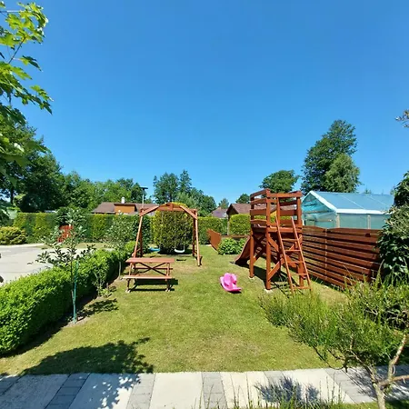 Dom Rozany Caloroczny Ogrzewany Na Wiejskiej 5
