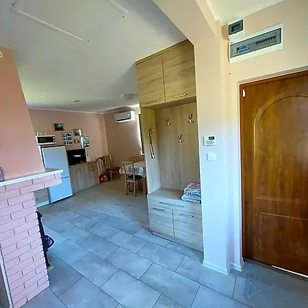 Dom Rozany Caloroczny Ogrzewany Na Wiejskiej 5 Vakantiehuis Lubiatowo (Pomerania)